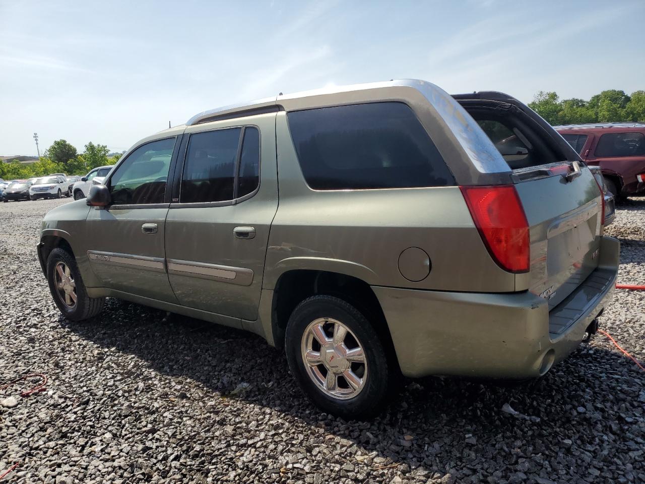 2004 GMC ENVOY XUV photo 2