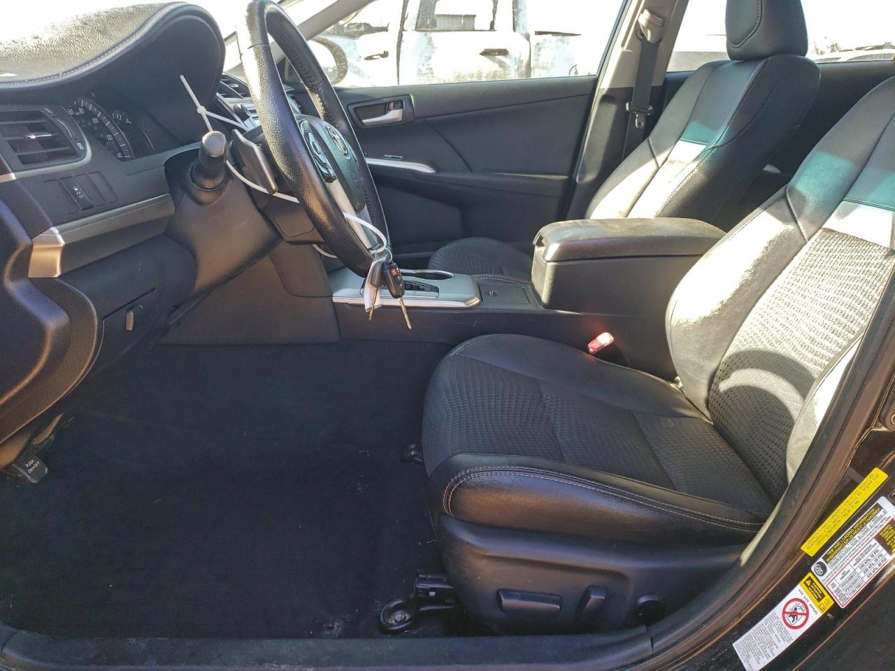 2013 TOYOTA CAMRY L photo 13