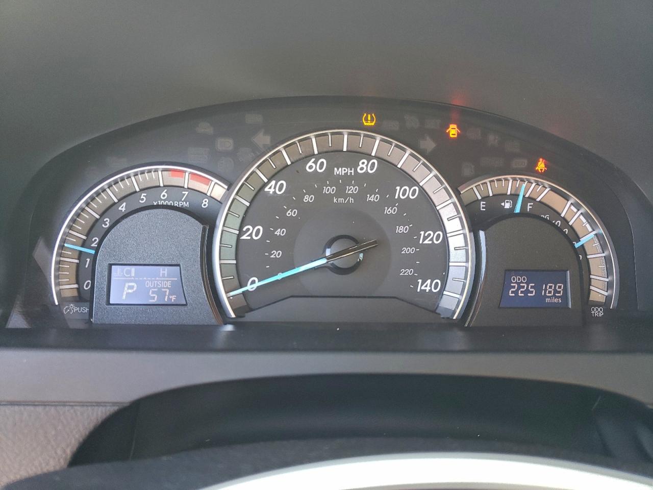 2013 TOYOTA CAMRY L photo 17