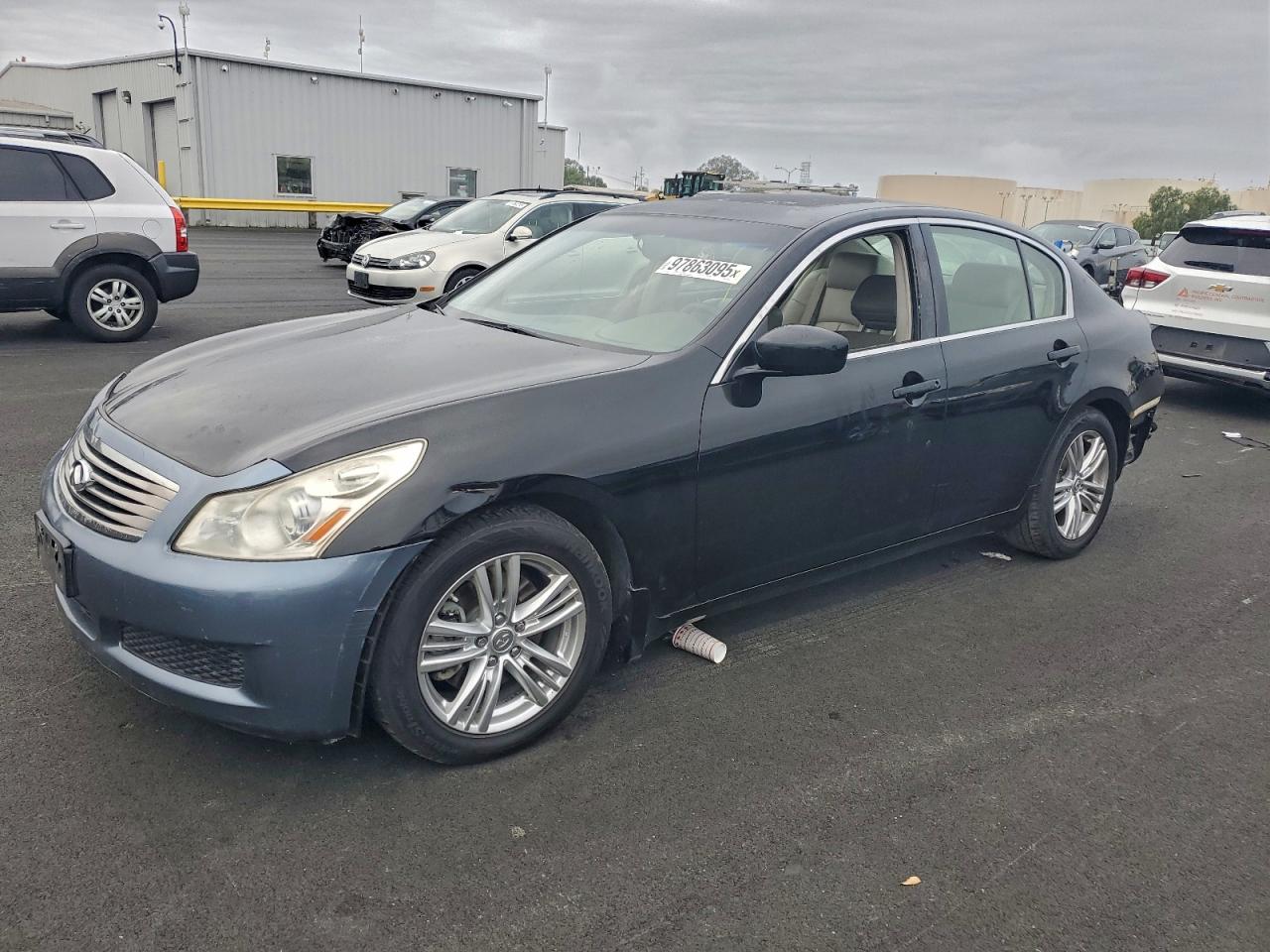2013 INFINITI G37