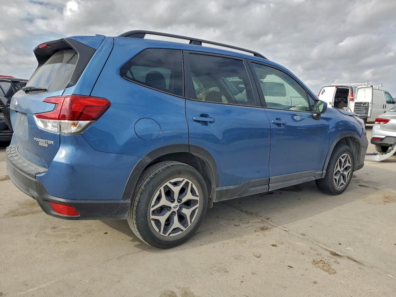 2020 SUBARU FORESTER PREMIUM photo 3