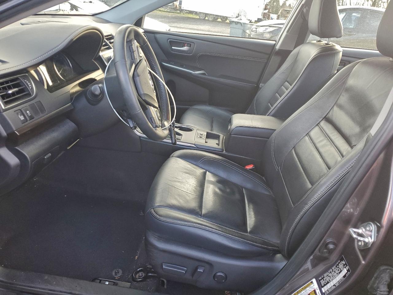 2015 TOYOTA CAMRY LE photo 7