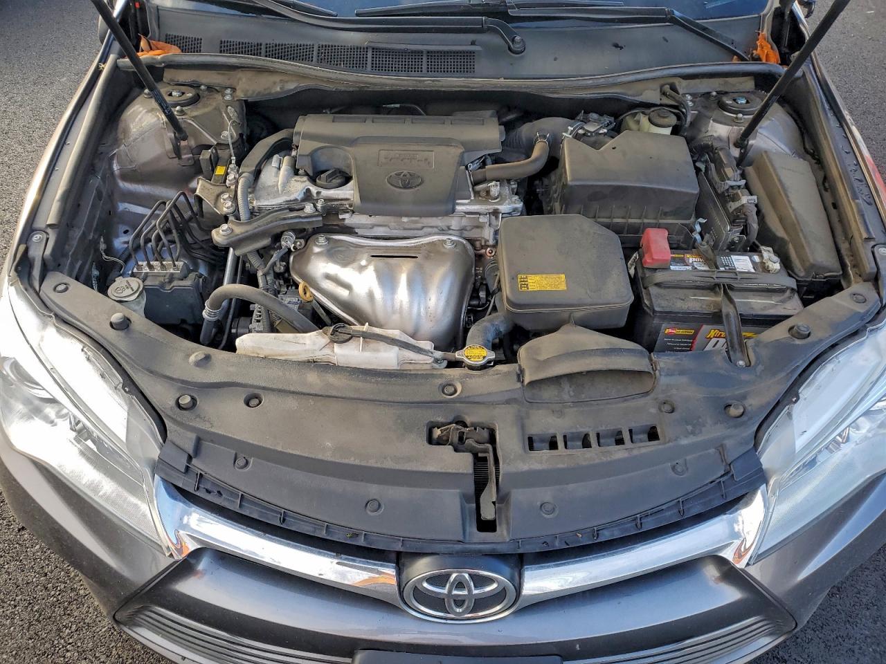 2015 TOYOTA CAMRY LE photo 11