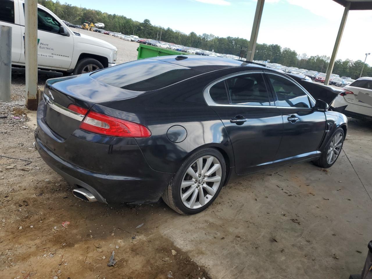 2011 JAGUAR XF photo 3