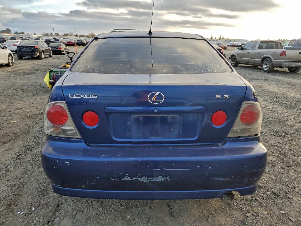 2001 LEXUS IS 300 photo 6