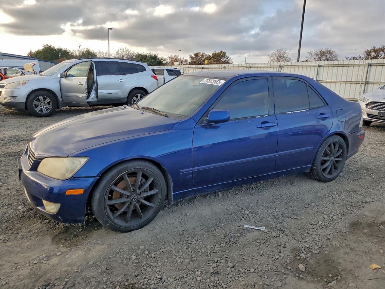 2001 LEXUS IS