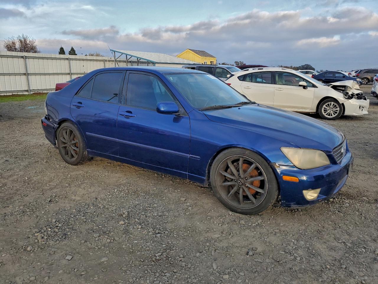 2001 LEXUS IS 300 photo 4