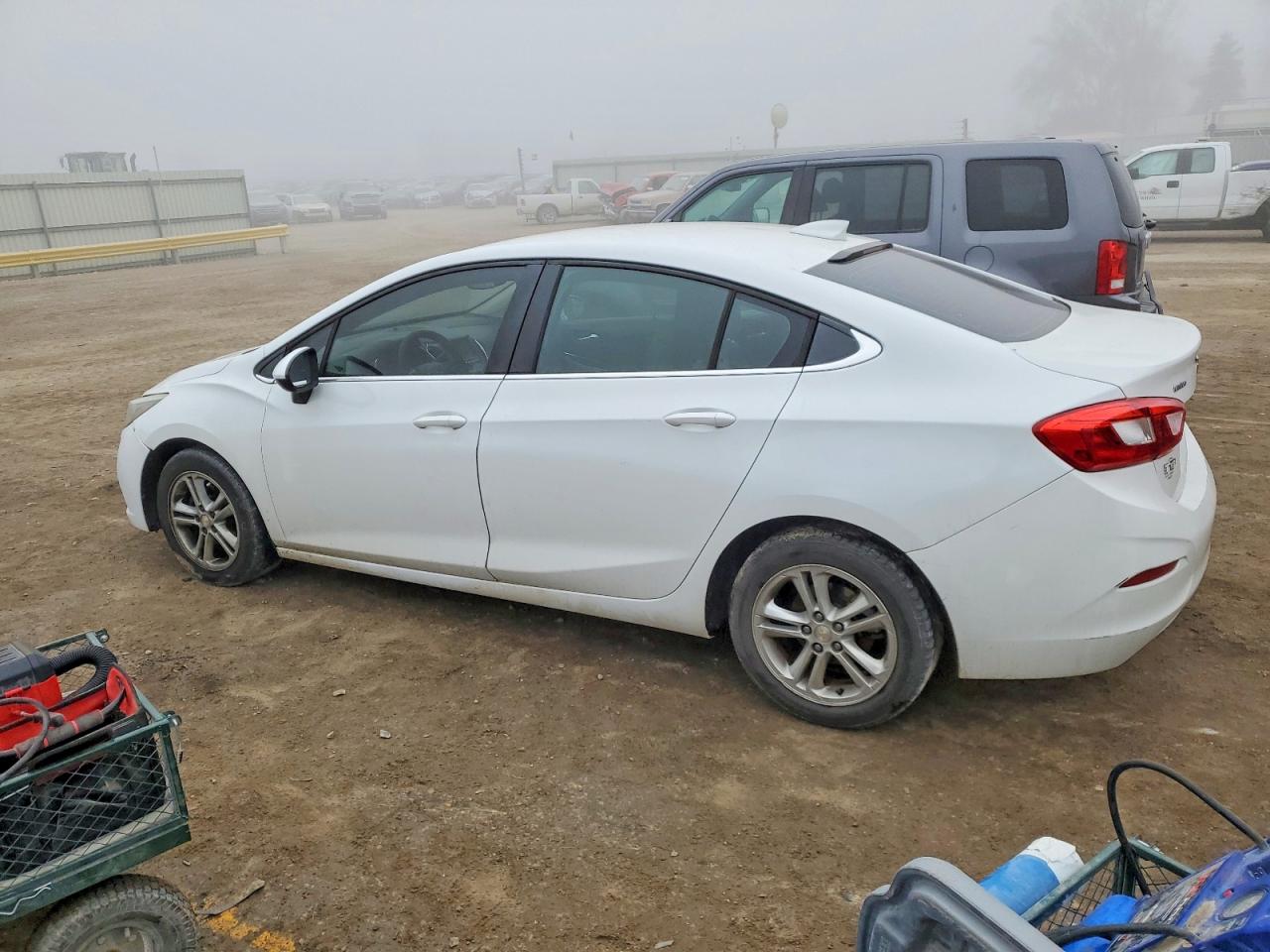 2016 CHEVROLET CRUZE LT photo 2
