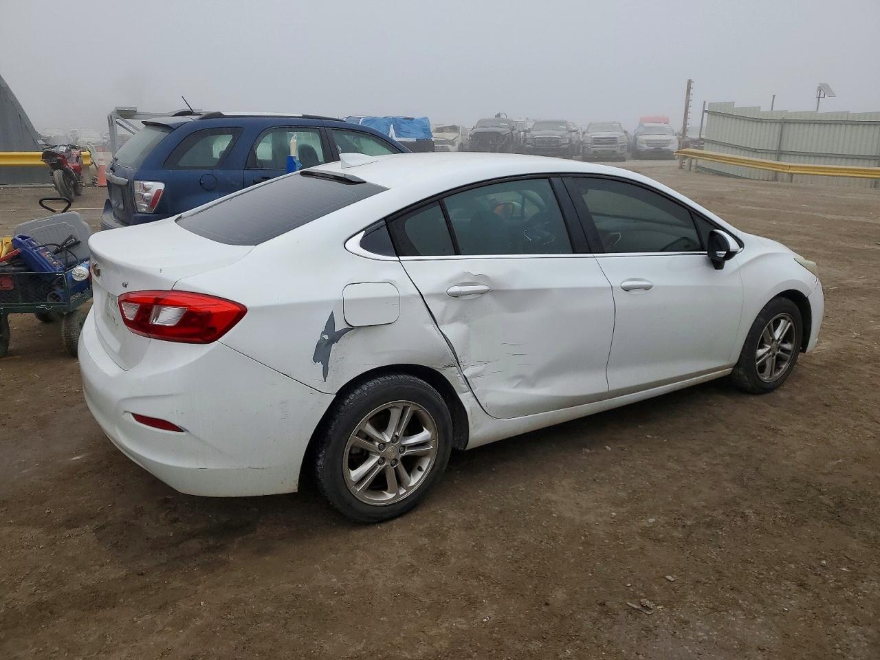 2016 CHEVROLET CRUZE LT photo 3