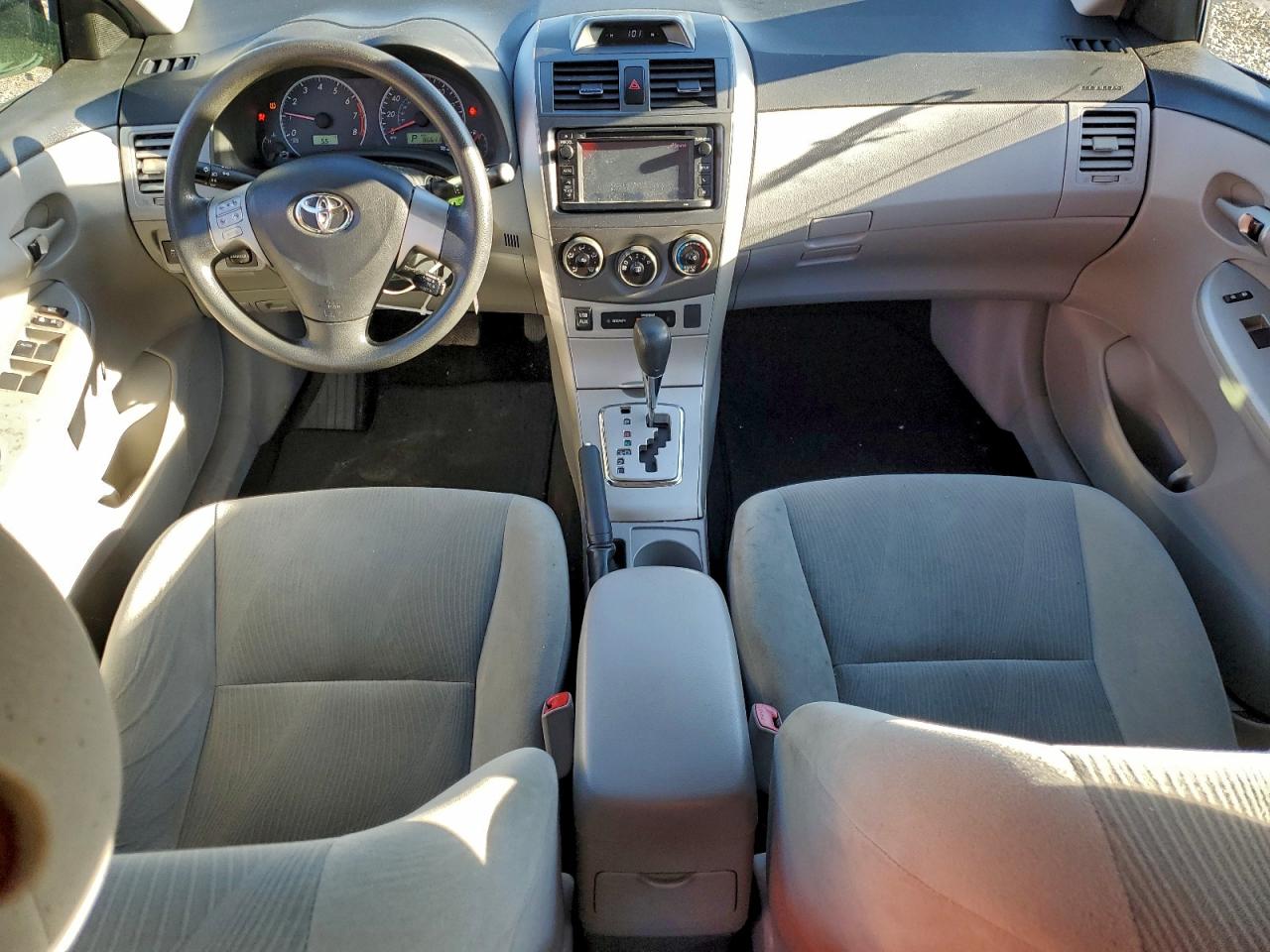 2013 TOYOTA COROLLA BASE photo 8