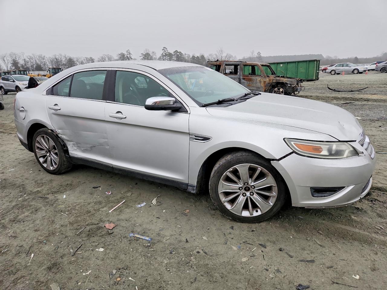 2010 FORD TAURUS LIMITED photo 4
