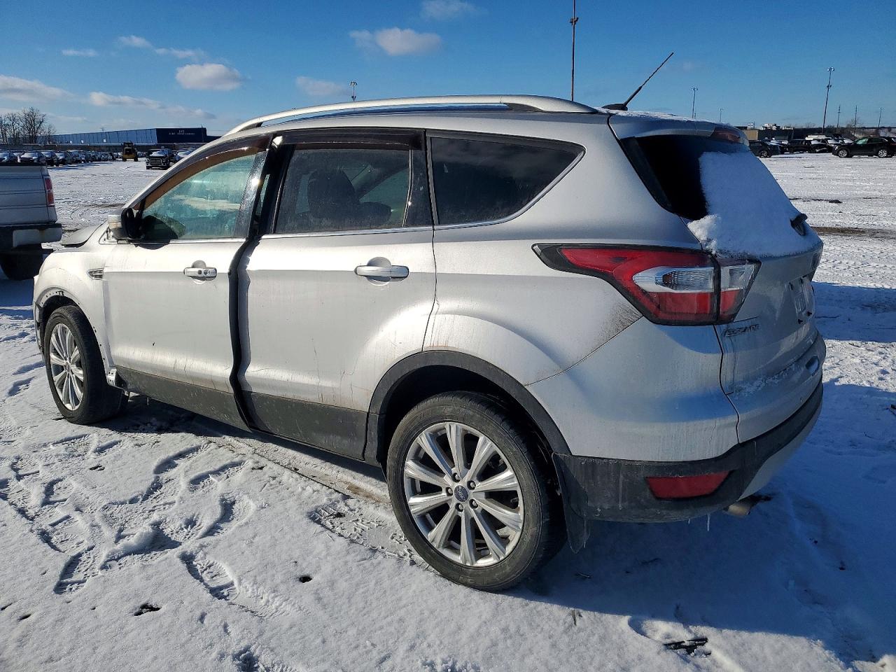 2017 FORD ESCAPE TITANIUM photo 2