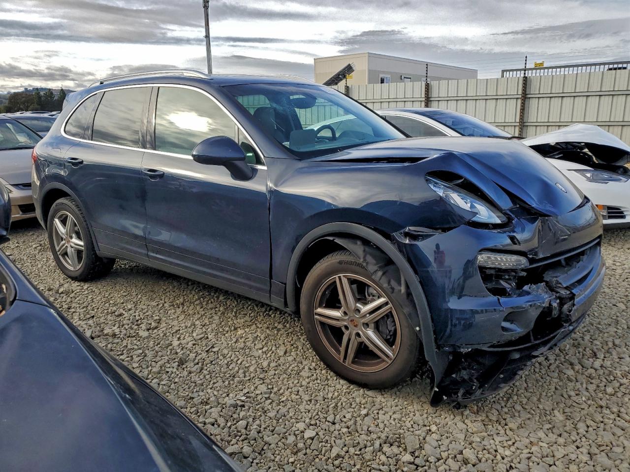 2013 PORSCHE CAYENNE photo 4