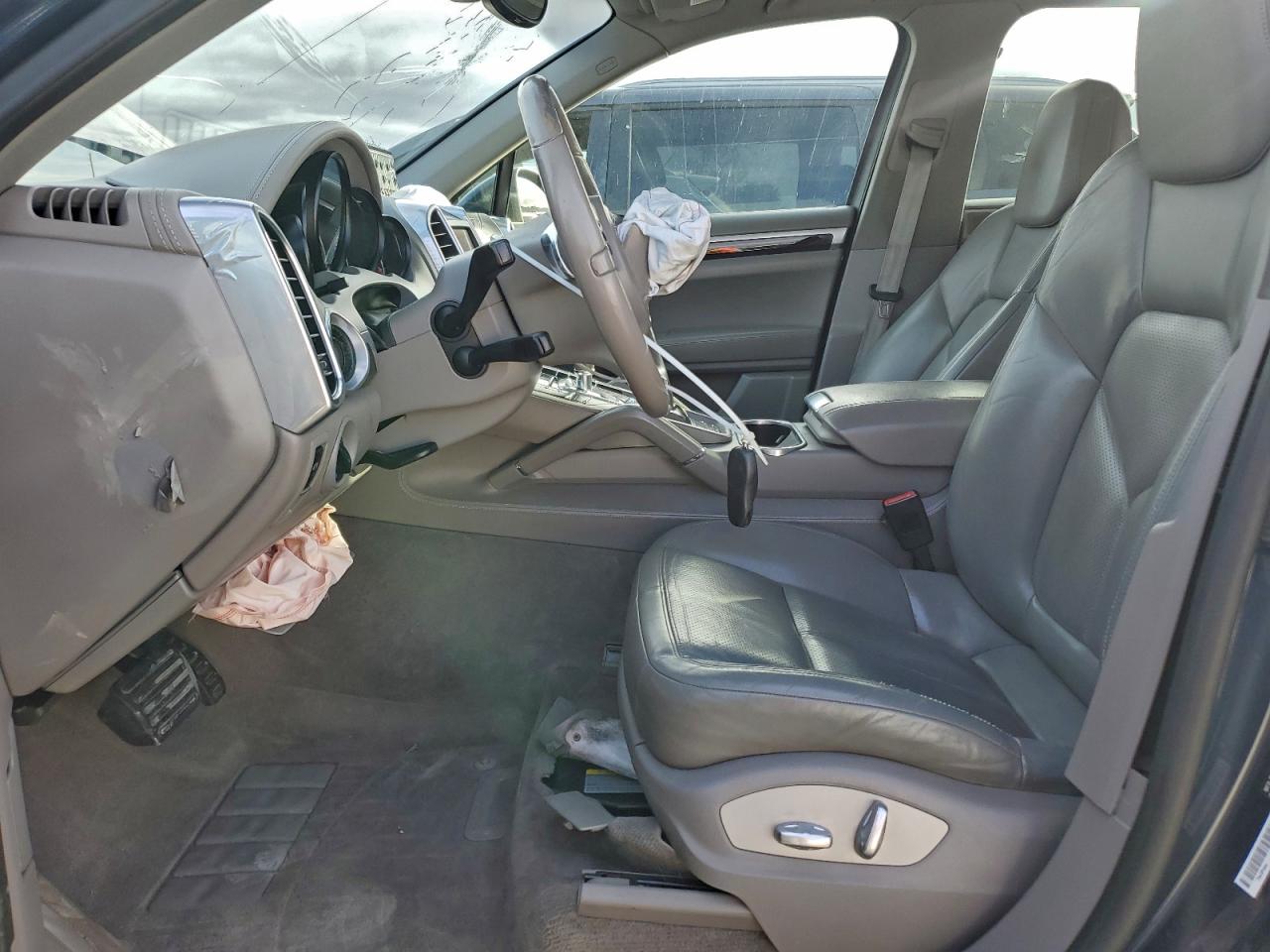 2013 PORSCHE CAYENNE photo 7