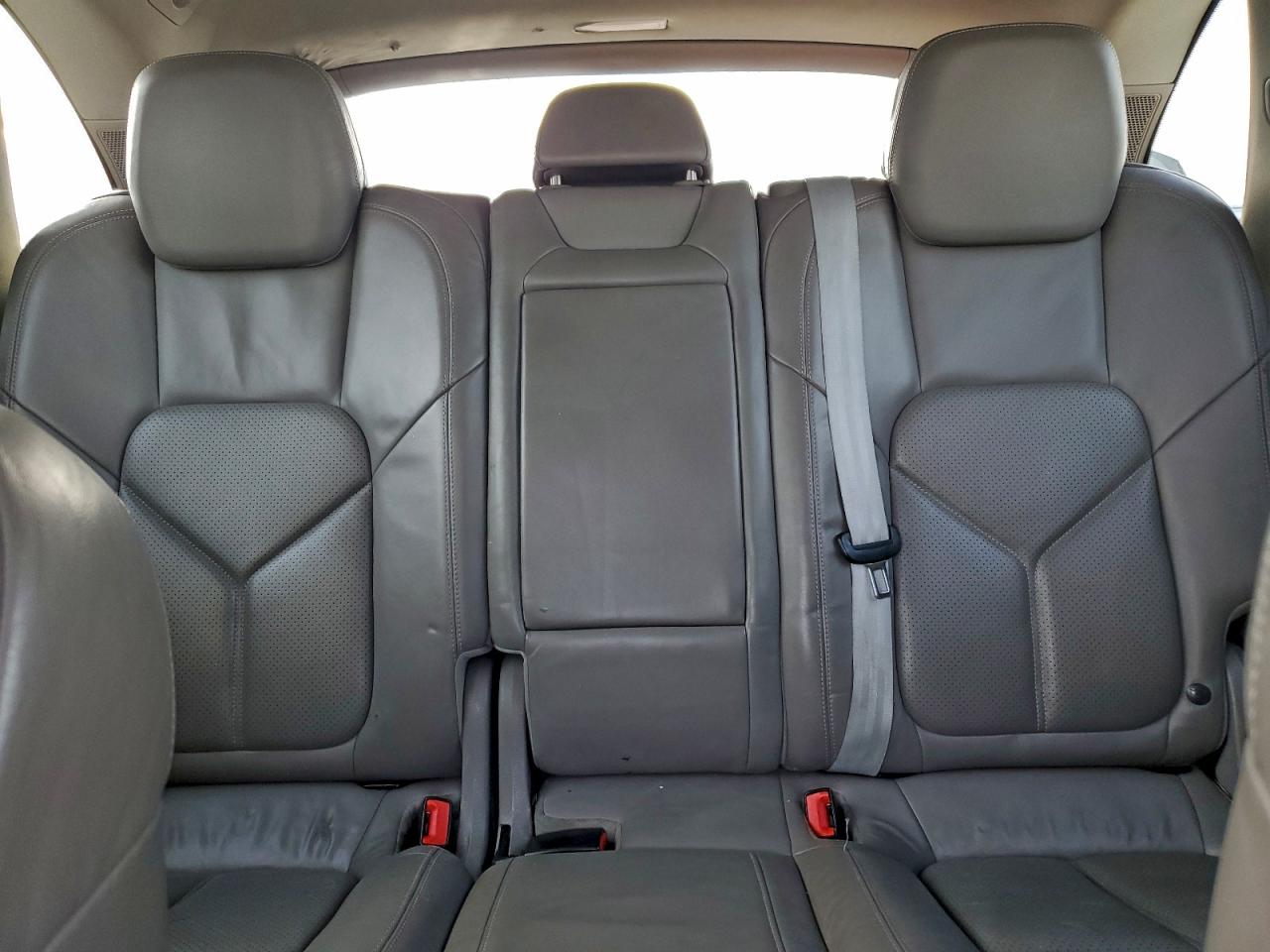 2013 PORSCHE CAYENNE photo 10