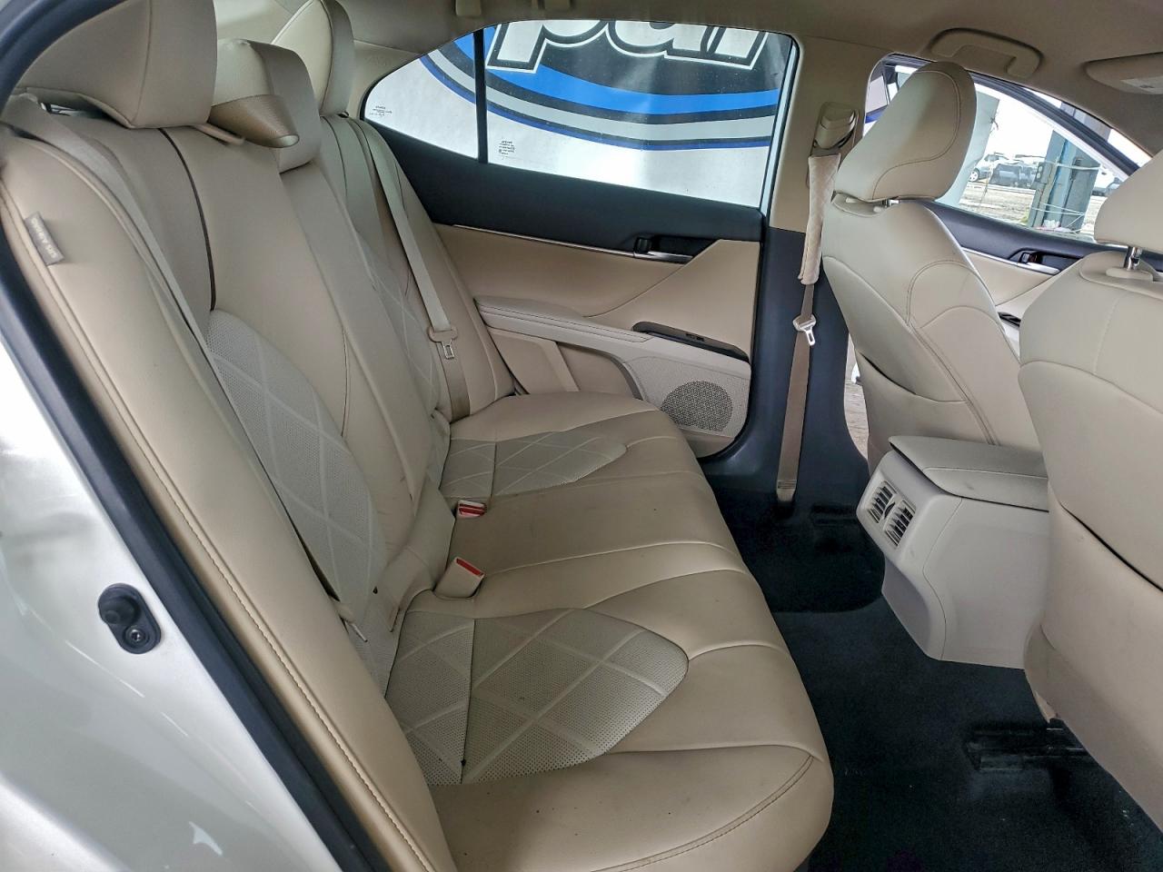 2019 TOYOTA CAMRY HYBRID photo 10