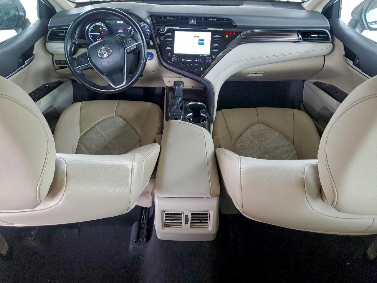2019 TOYOTA CAMRY HYBRID photo 8