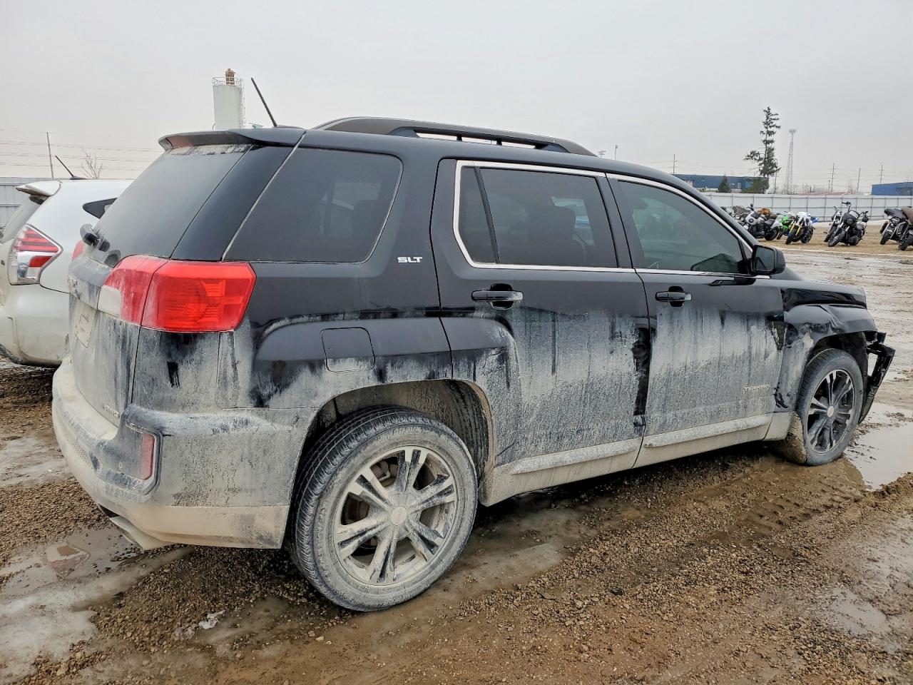 2017 GMC TERRAIN SLT photo 3