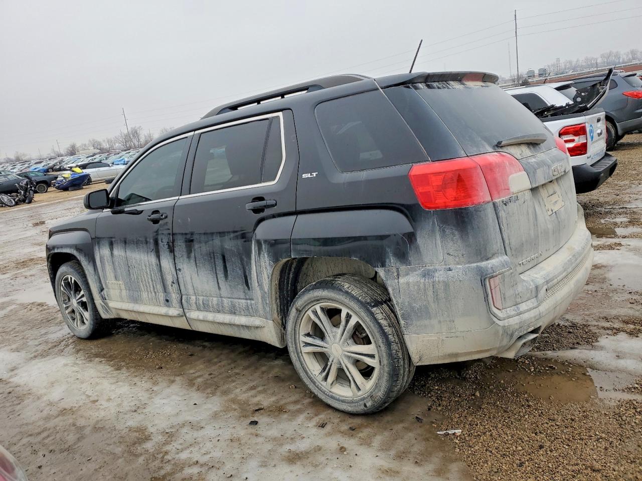 2017 GMC TERRAIN SLT photo 2