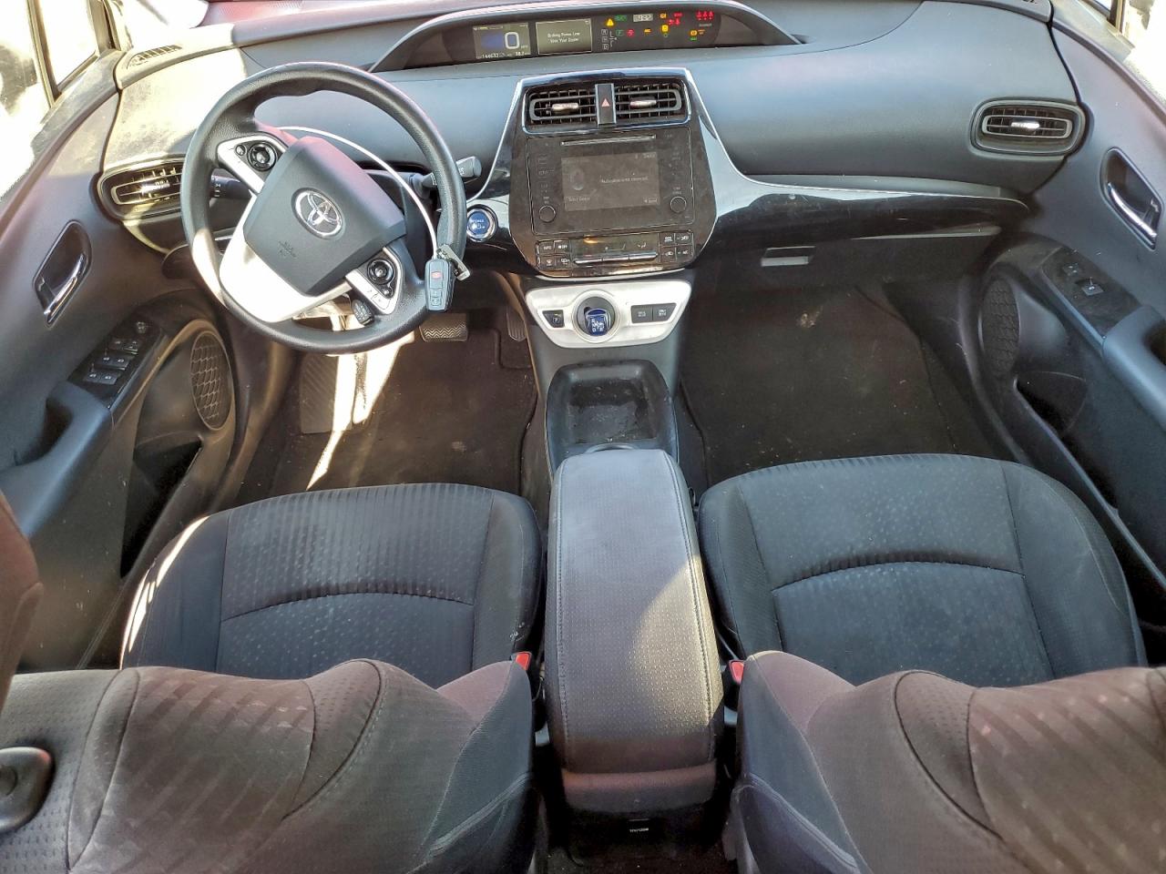 2018 TOYOTA PRIUS photo 8