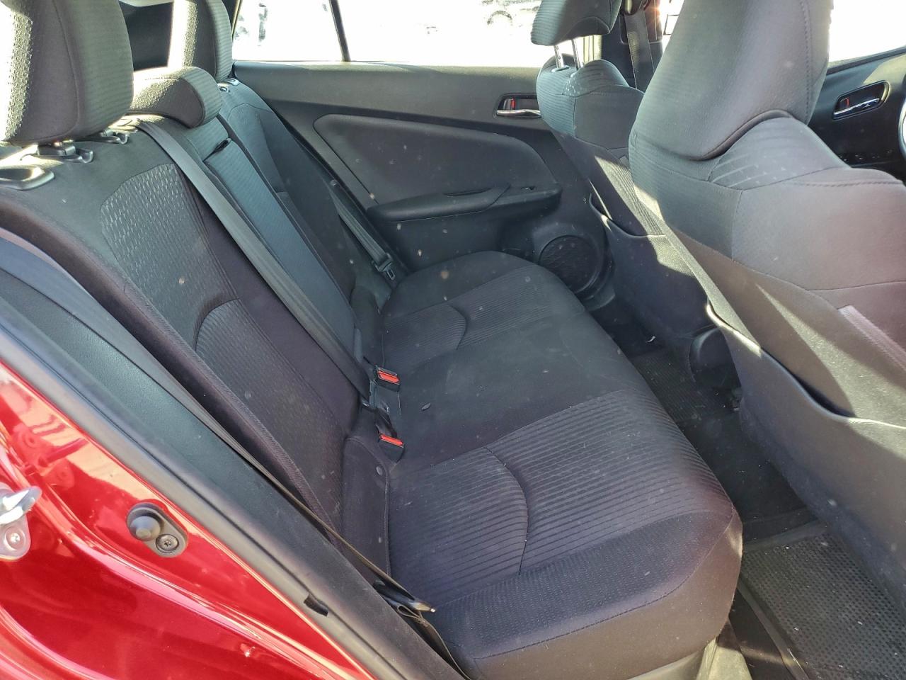 2018 TOYOTA PRIUS photo 10