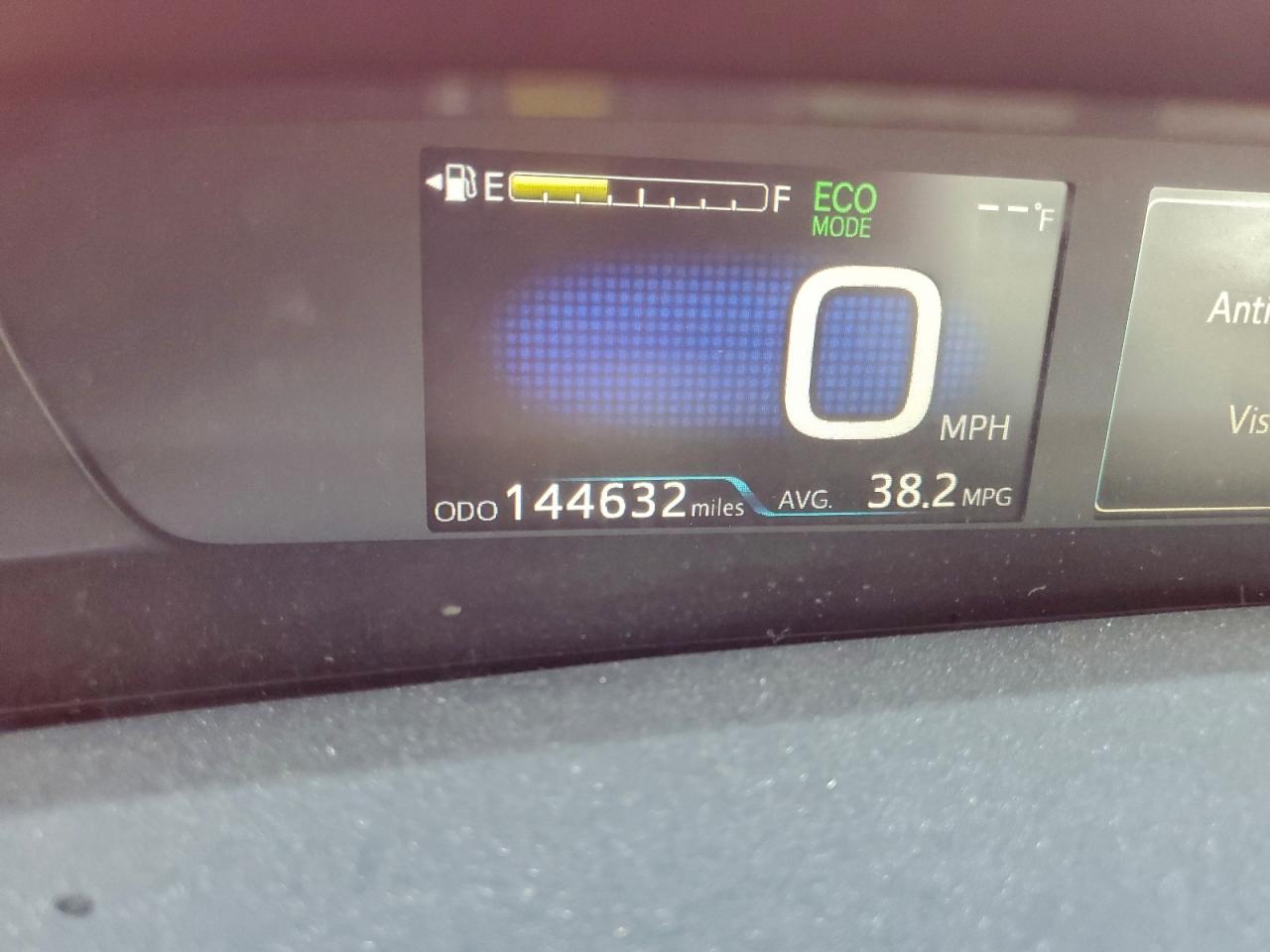 2018 TOYOTA PRIUS photo 9