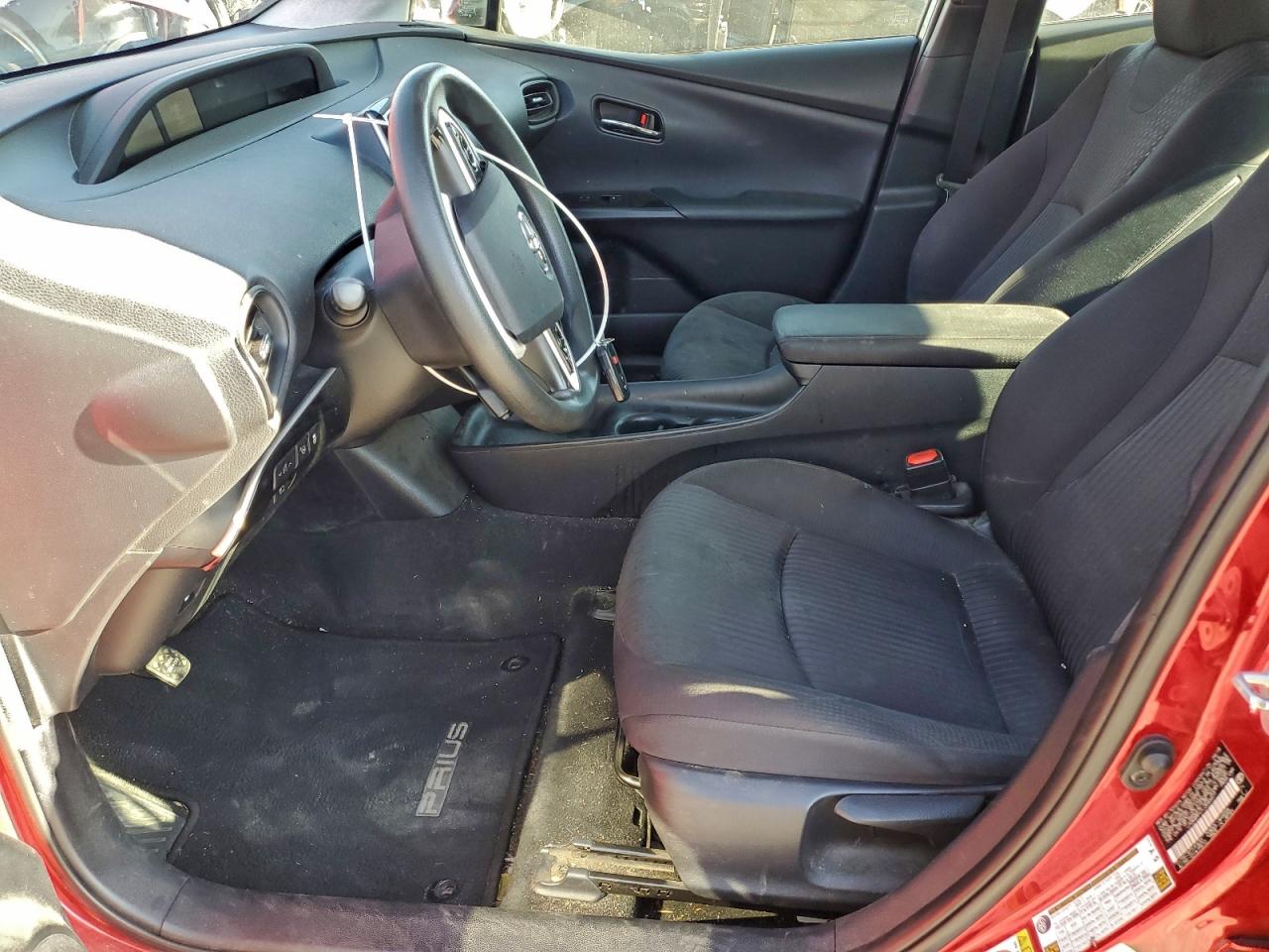 2018 TOYOTA PRIUS photo 7
