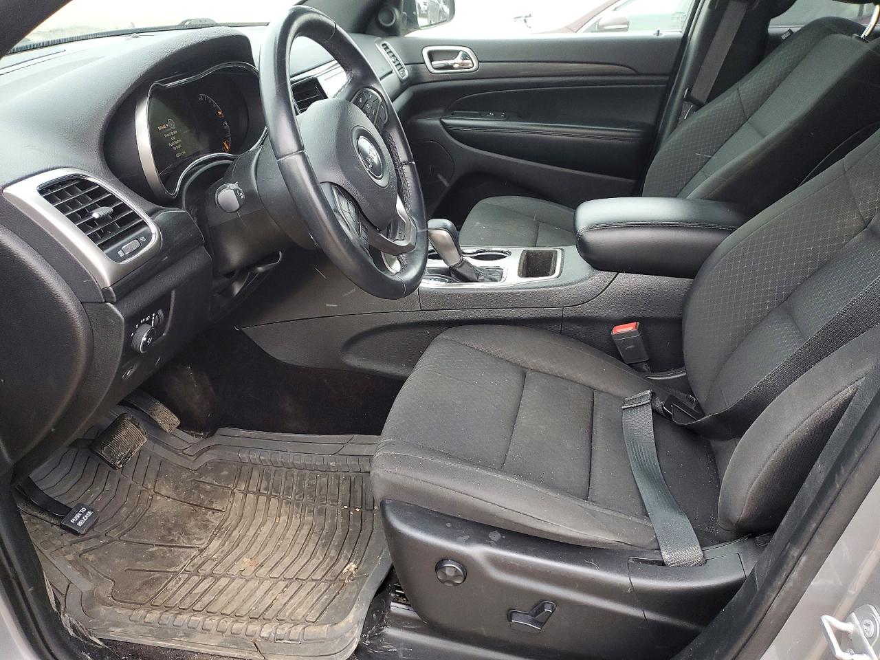 2019 JEEP GRAND CHEROKEE LAREDO photo 7