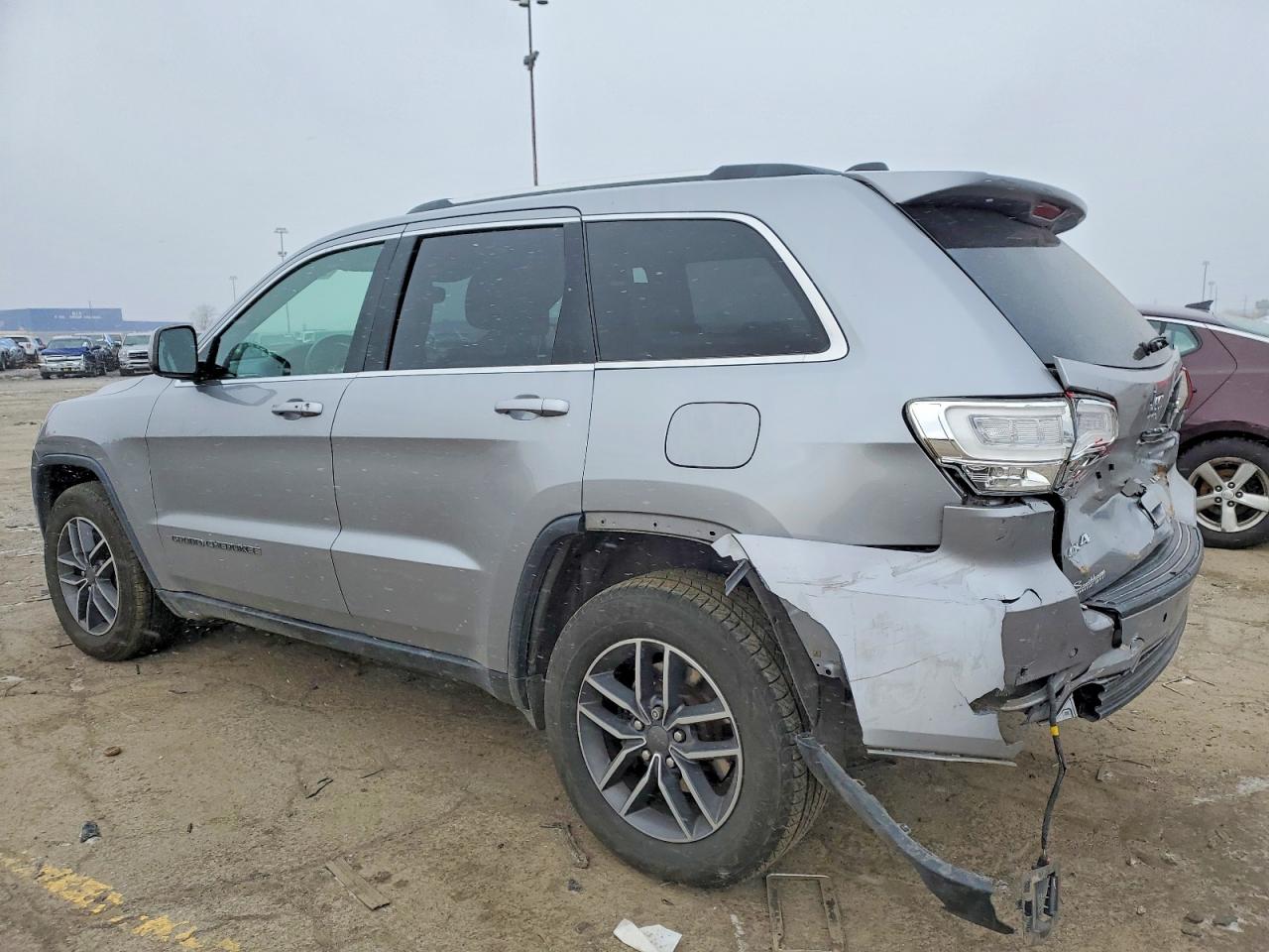 2019 JEEP GRAND CHEROKEE LAREDO photo 2