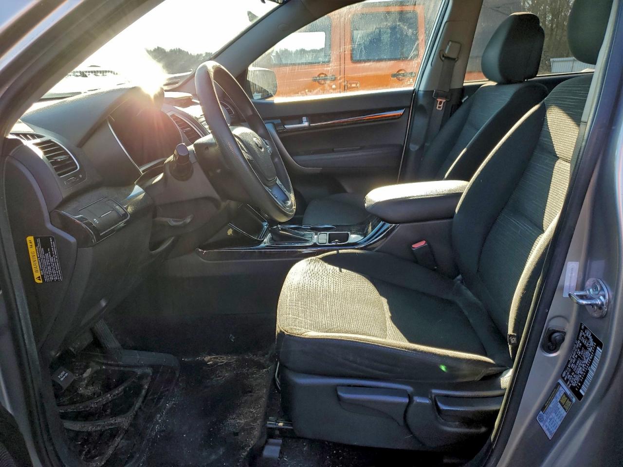 2014 KIA SORENTO LX photo 19