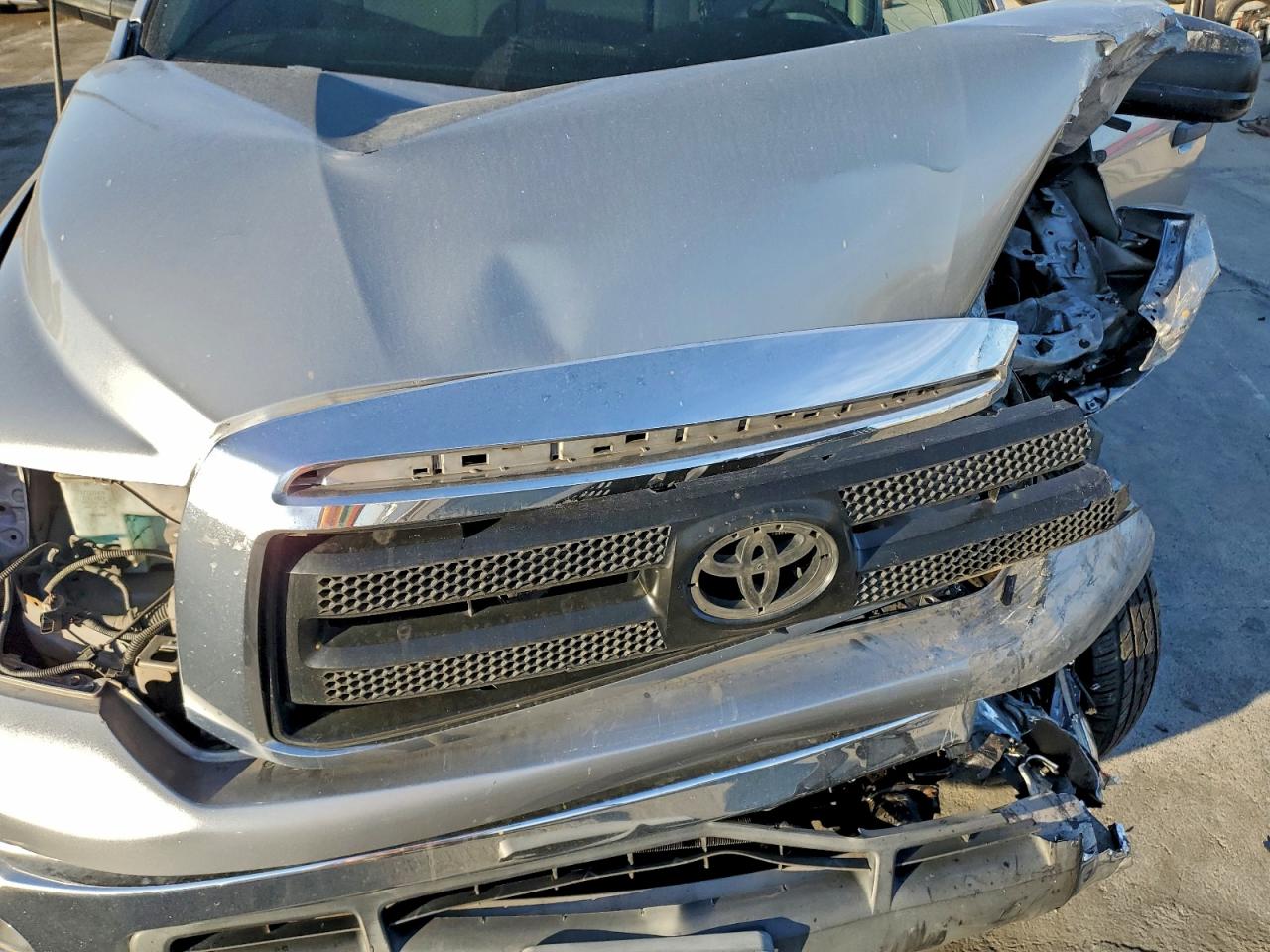 2010 TOYOTA TUNDRA CREWMAX SR5 photo 11