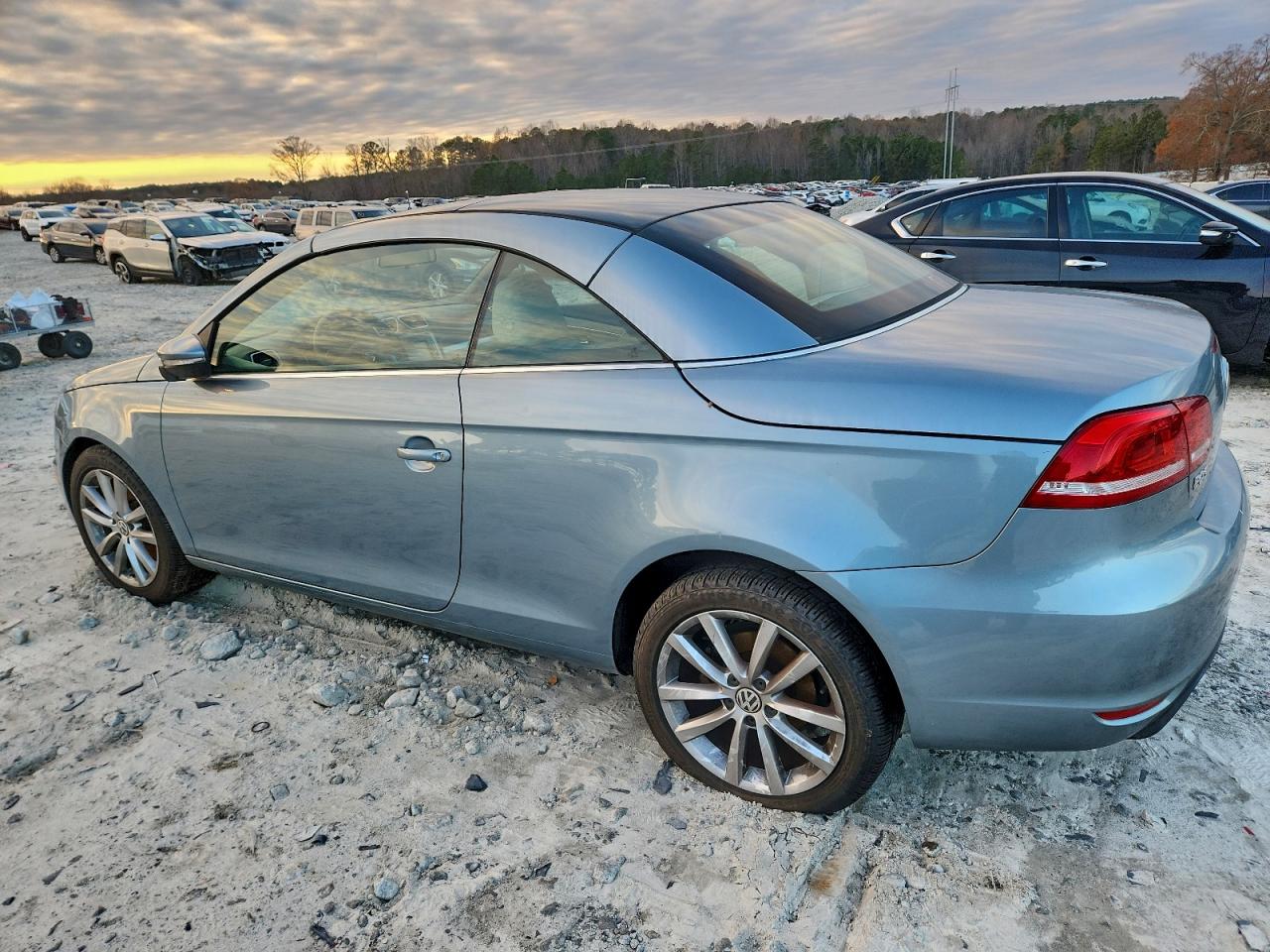 2012 VOLKSWAGEN EOS KOMFORT photo 2