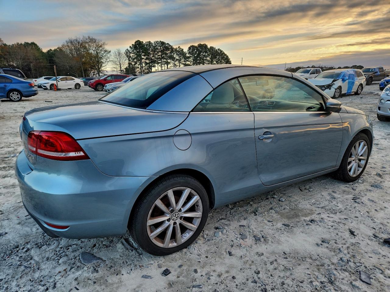 2012 VOLKSWAGEN EOS KOMFORT photo 3