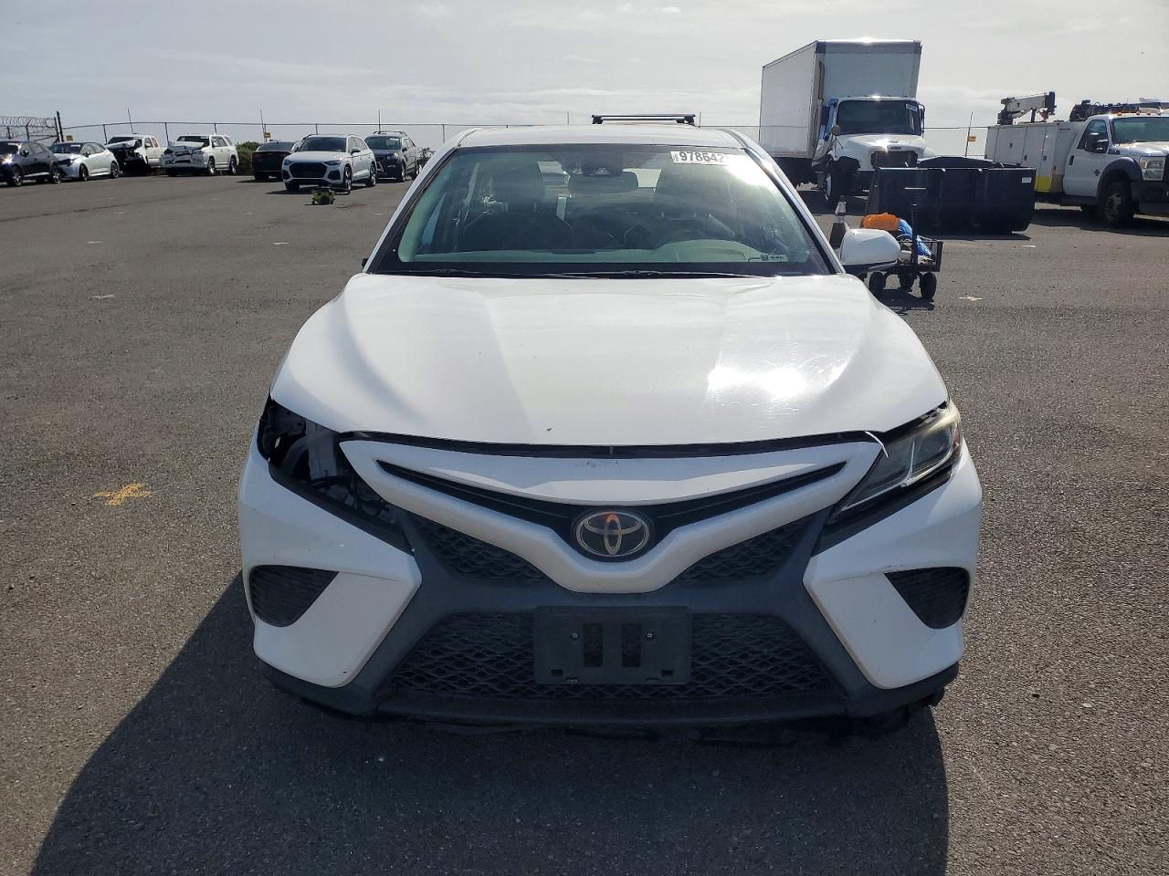 2019 TOYOTA CAMRY L photo 5