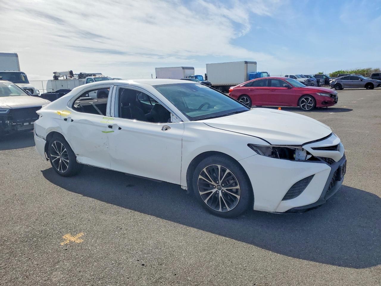 2019 TOYOTA CAMRY L photo 4