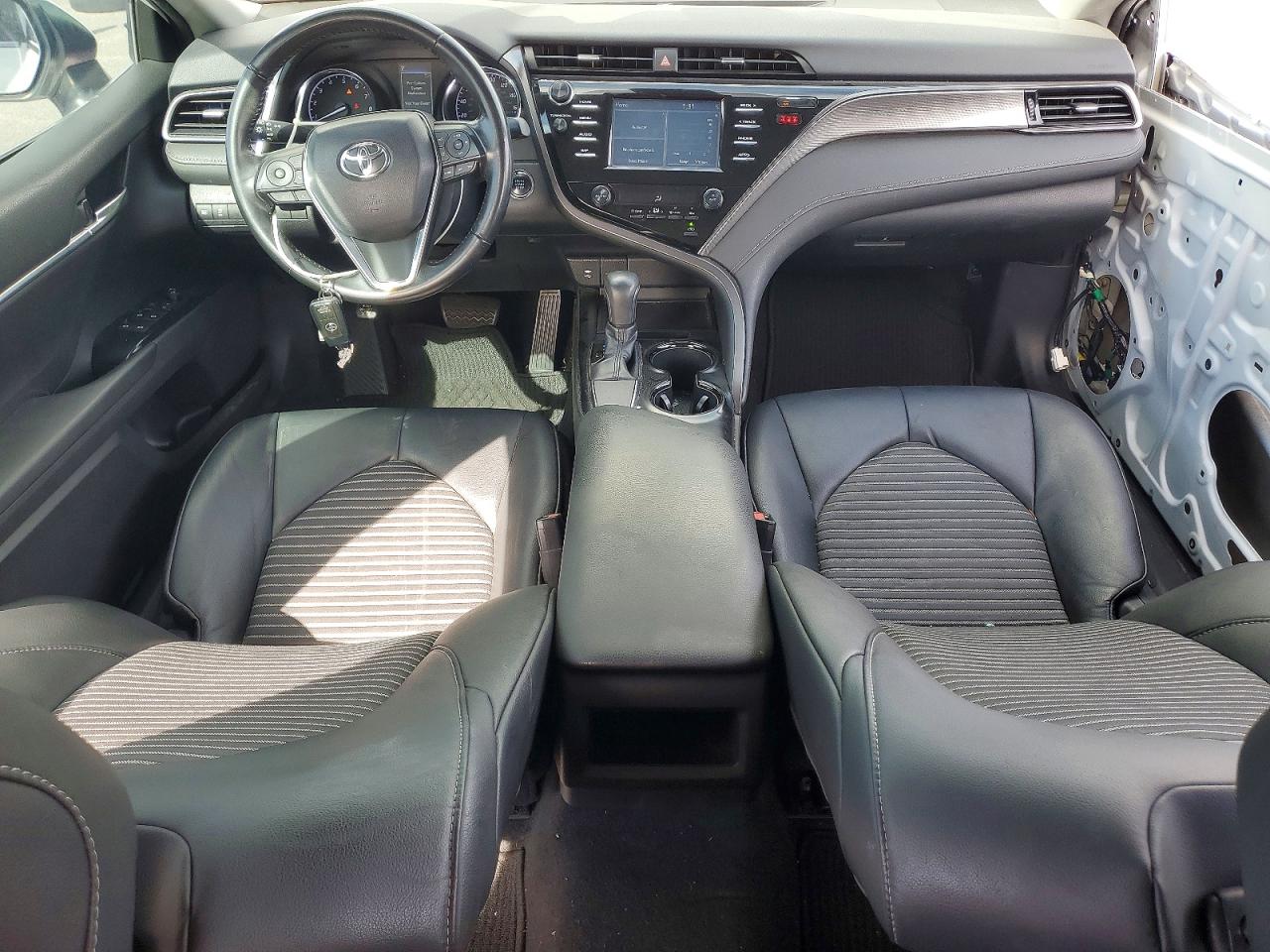 2019 TOYOTA CAMRY L photo 8