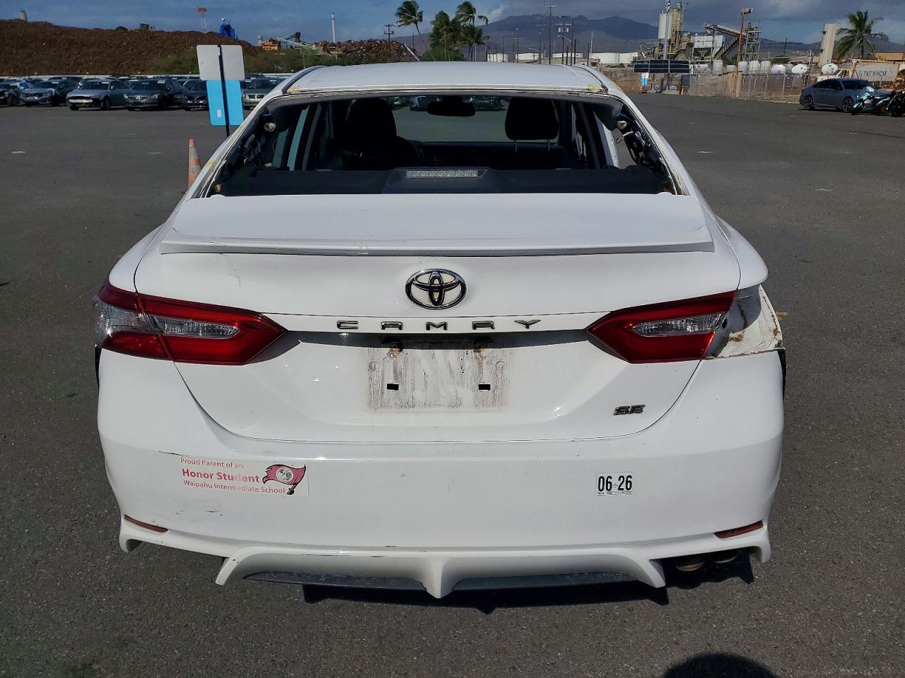 2019 TOYOTA CAMRY L photo 6