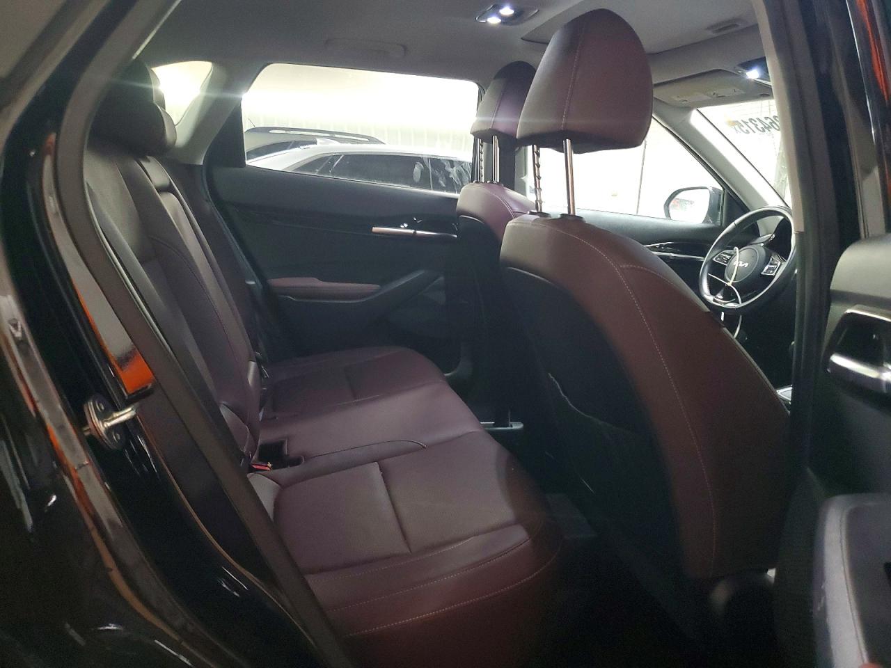 2023 KIA SELTOS SX photo 19