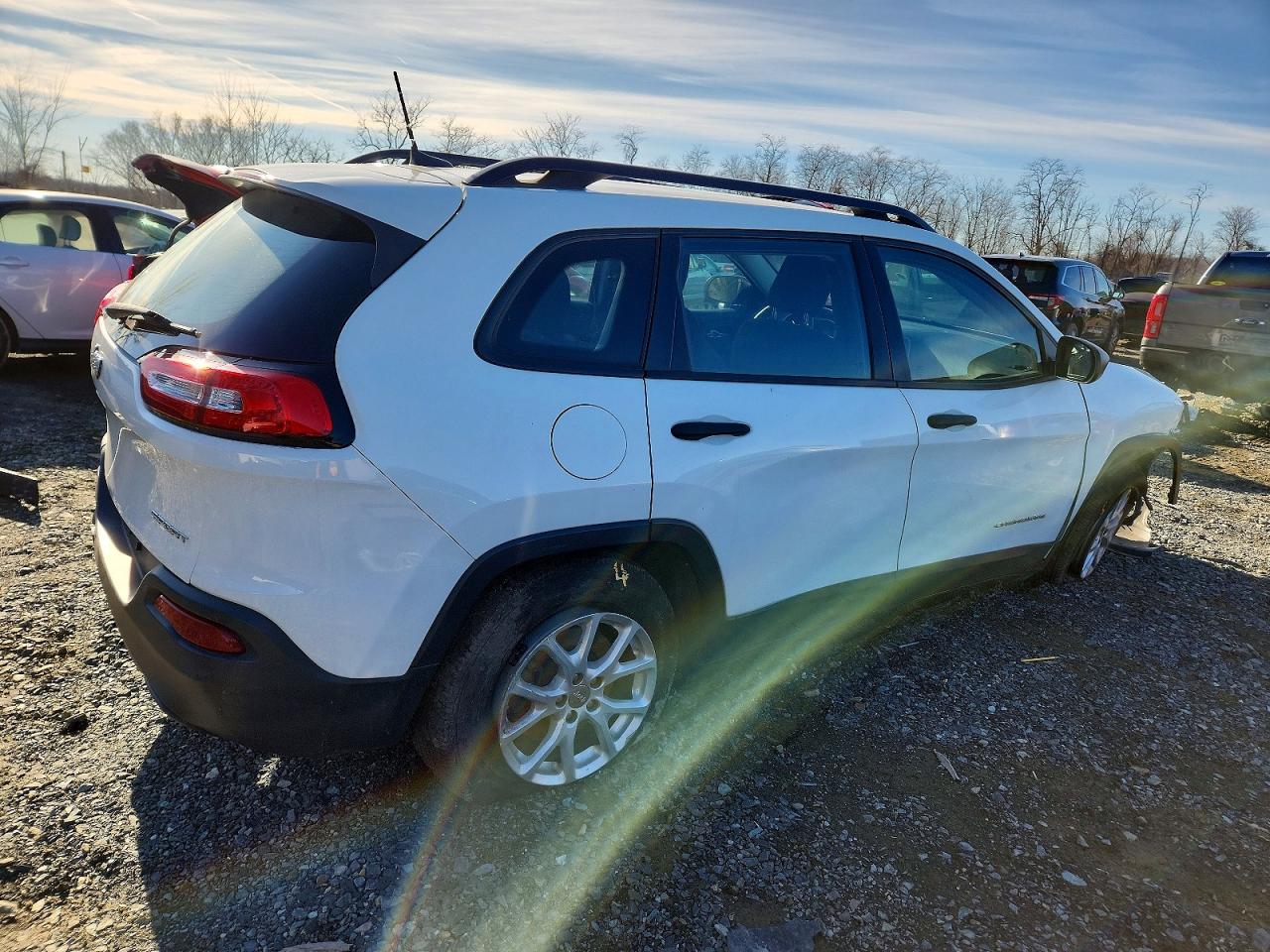 2016 JEEP CHEROKEE SPORT photo 3