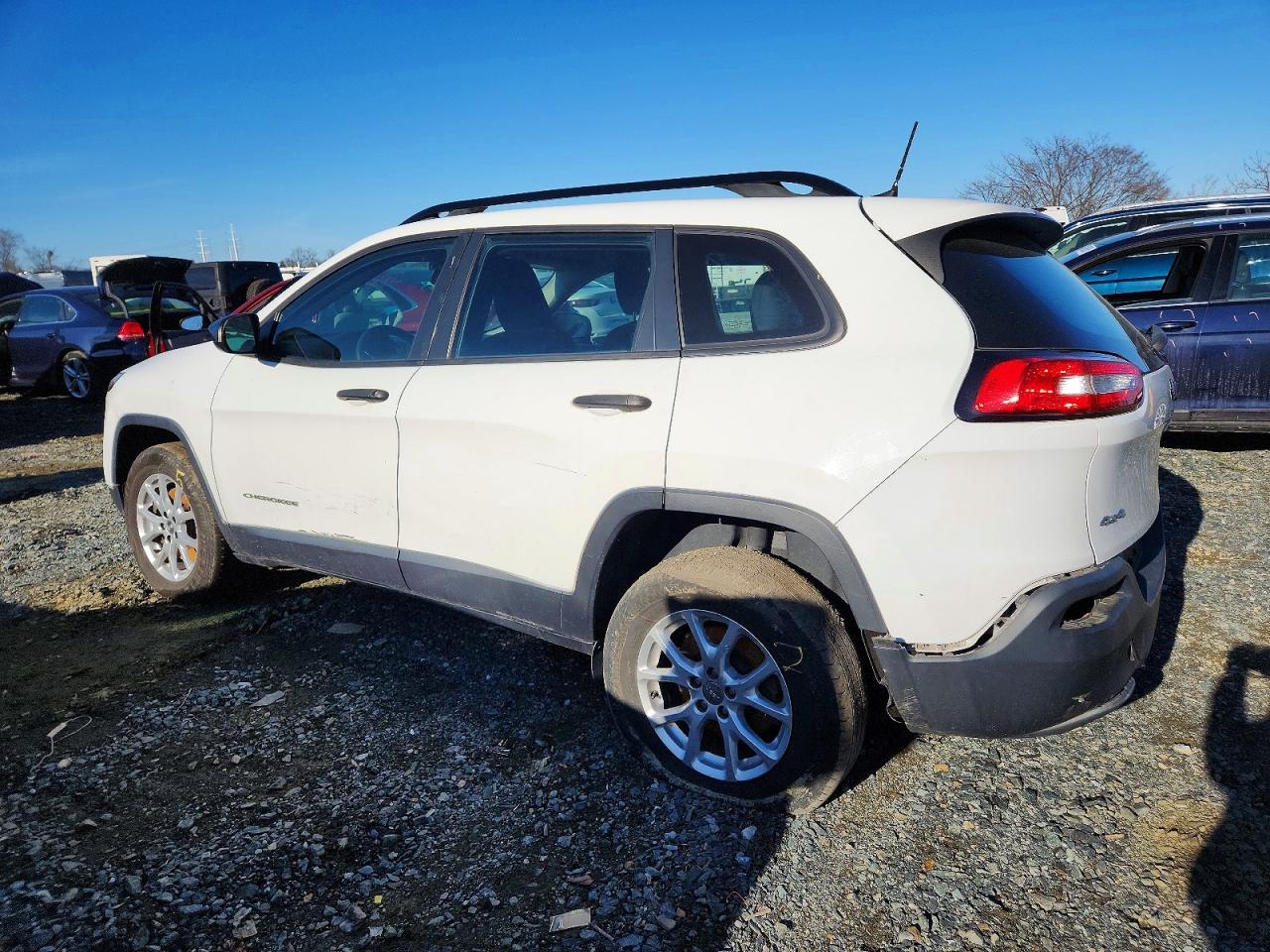 2016 JEEP CHEROKEE SPORT photo 2
