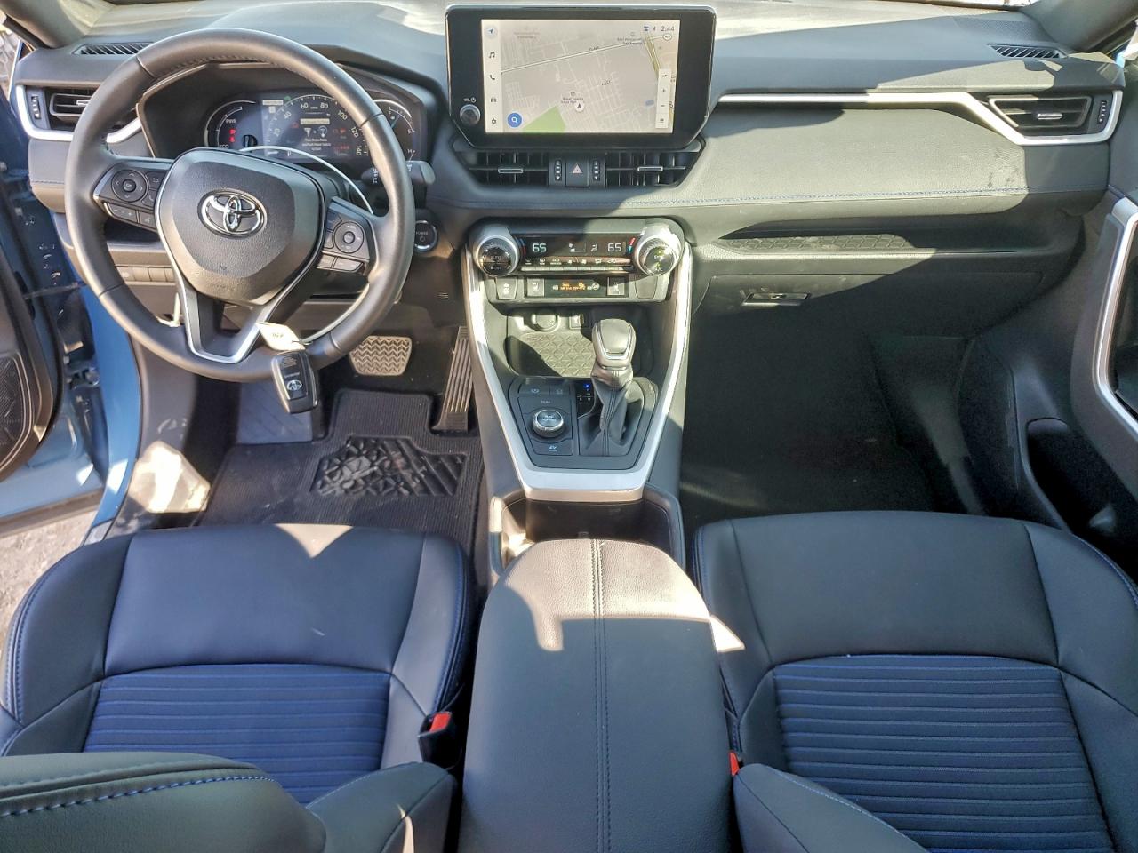 2024 TOYOTA RAV4 XSE photo 8