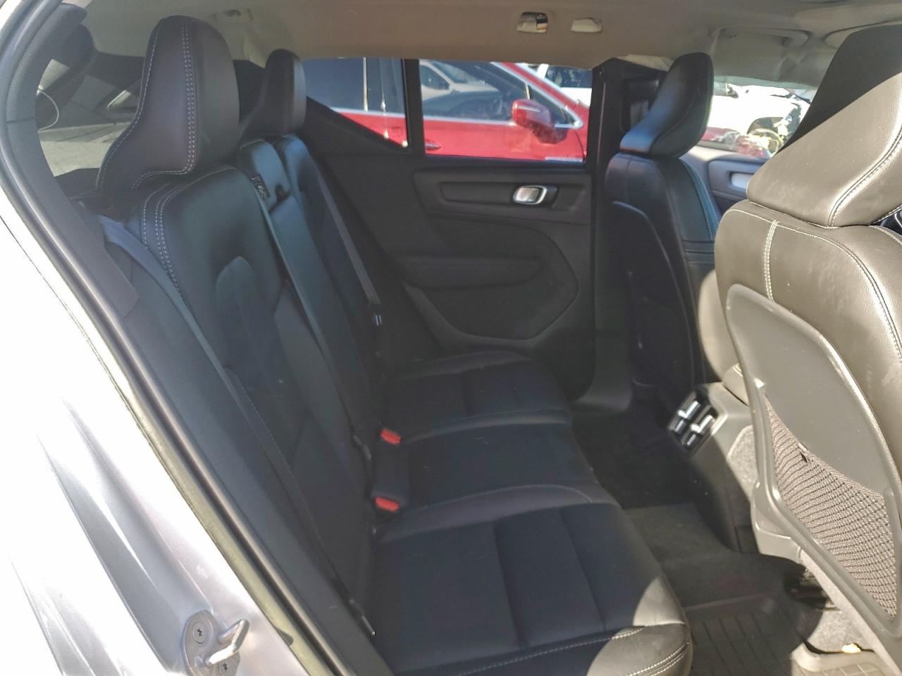 2024 VOLVO XC40 ULTIMATE photo 19