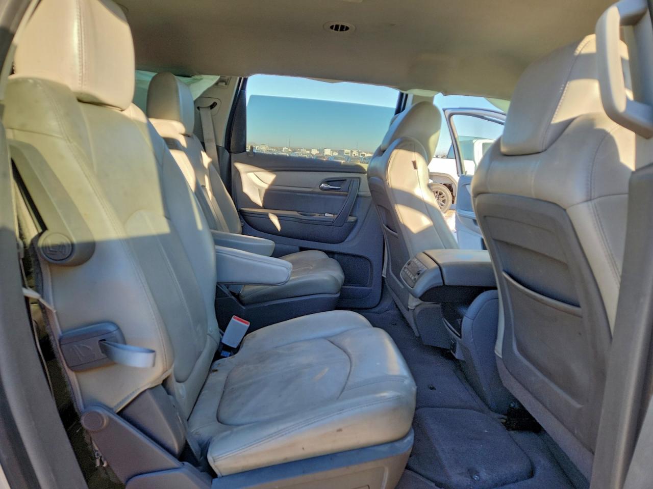 2014 CHEVROLET TRAVERSE LT photo 11