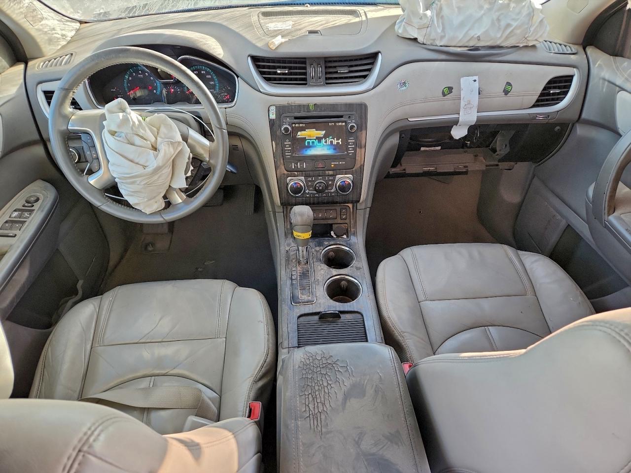 2014 CHEVROLET TRAVERSE LT photo 8
