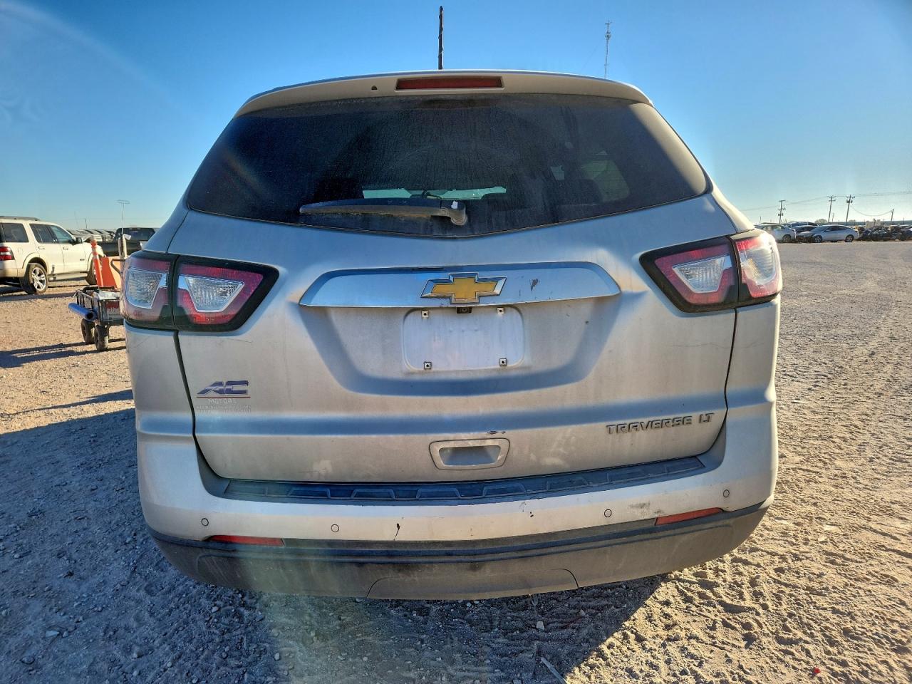 2014 CHEVROLET TRAVERSE LT photo 6