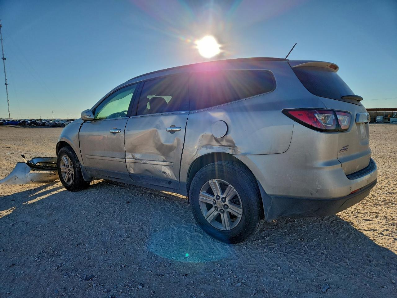 2014 CHEVROLET TRAVERSE LT photo 2