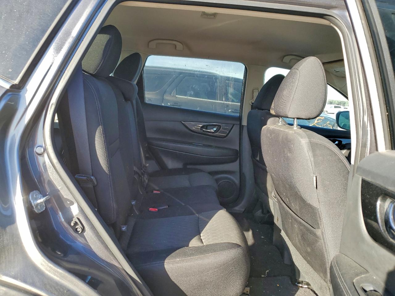 2017 NISSAN ROGUE SV photo 11