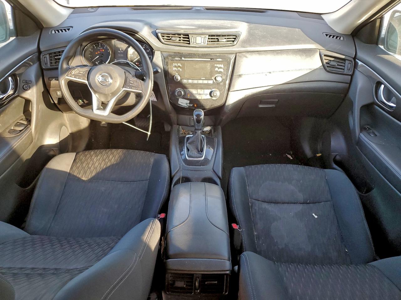 2017 NISSAN ROGUE SV photo 8