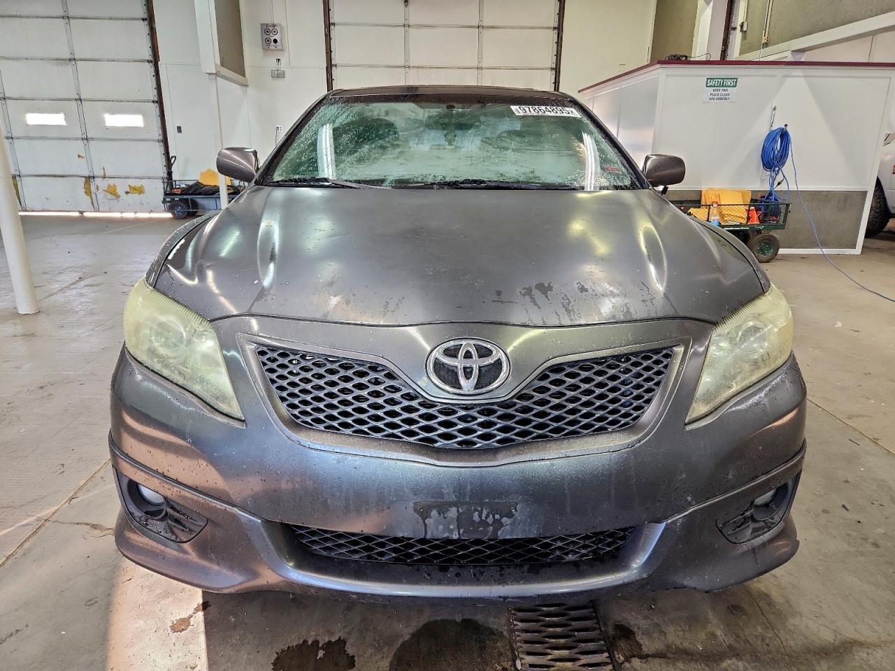 2010 TOYOTA CAMRY BASE photo 5