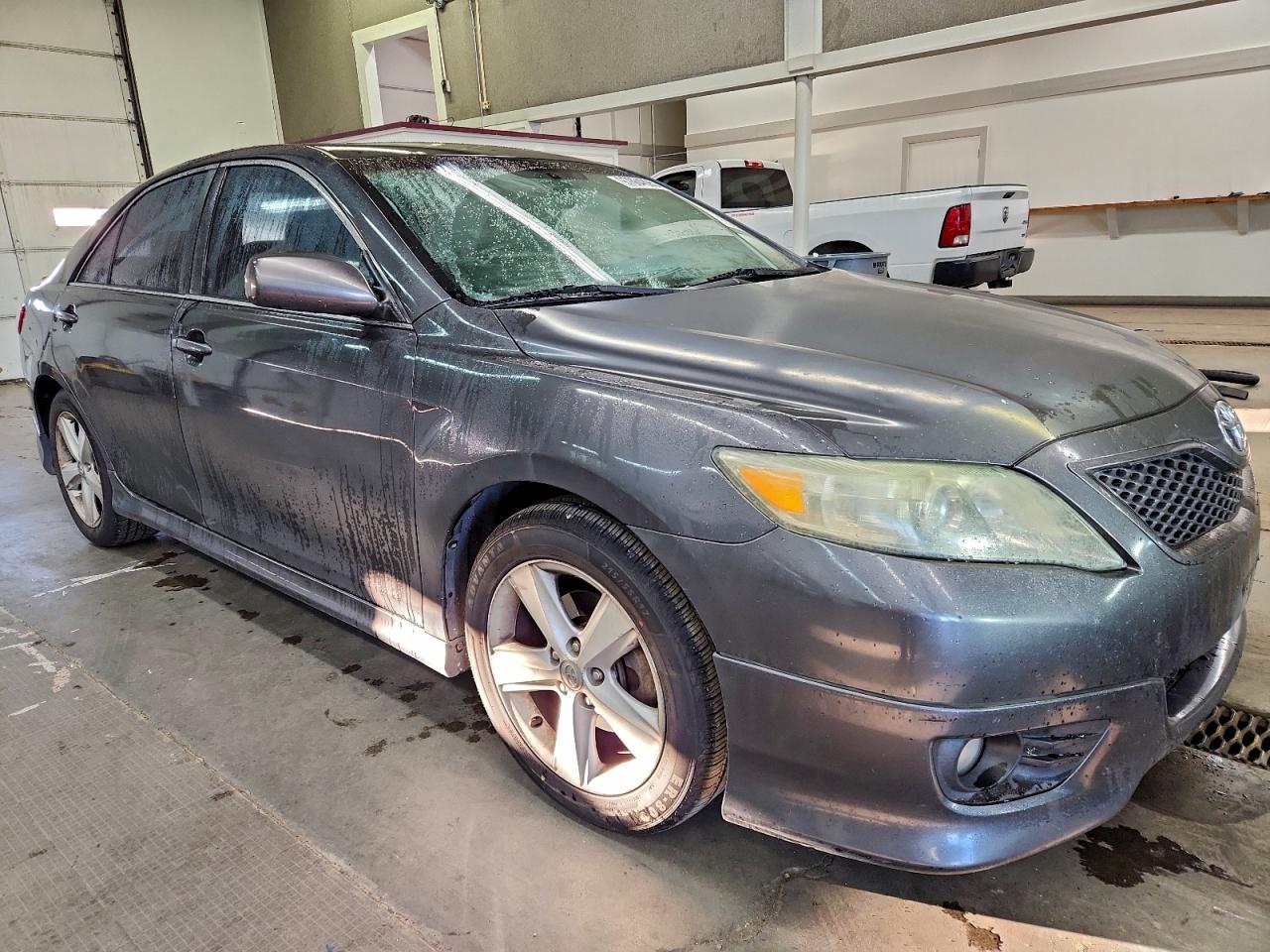 2010 TOYOTA CAMRY BASE photo 4
